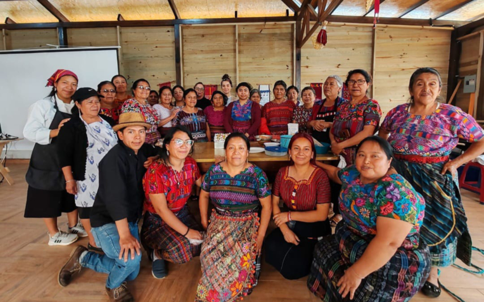 grupo de mujeres indígenas en Guatemala